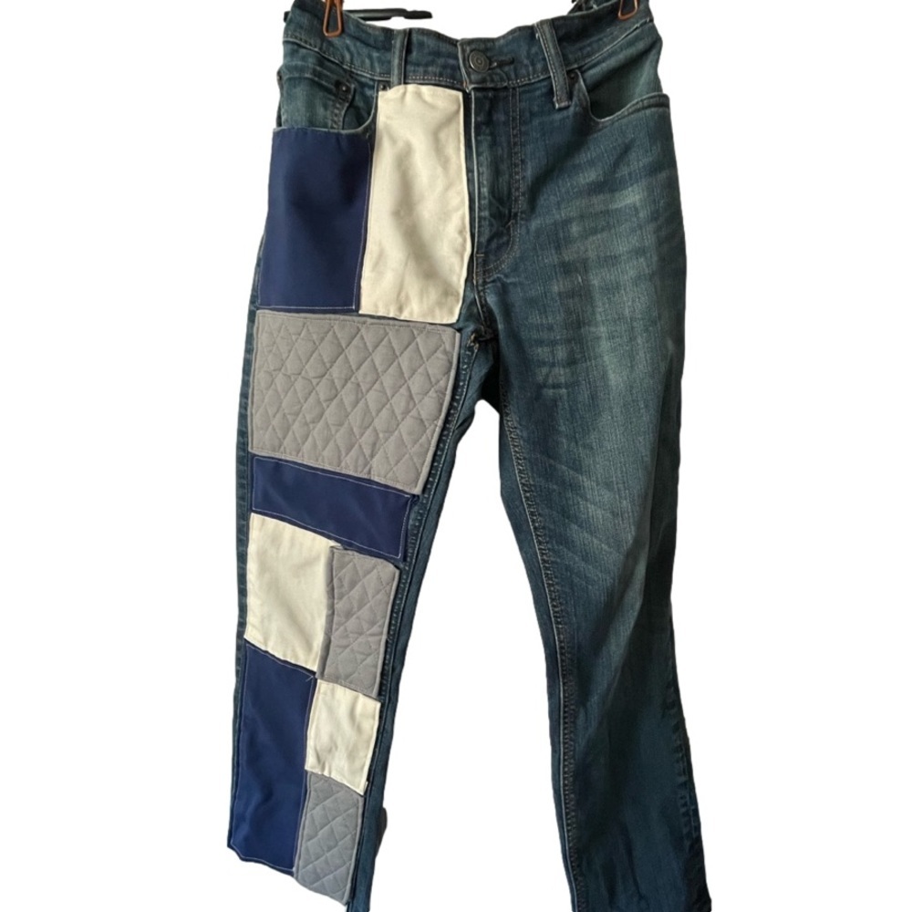 LEVI’S 541 Jeans, straight leg with patchwork panels. waist 30